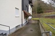 Vermietung 2 Zimmer Suhl Ortsteil Albrechts Dachgeschoss Hauseingang