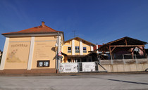 Vermietung Verkaufsfläche mit Imbiss in einem Wohn- und Geschäftshaus Zella-Mehlis Ansicht aussen